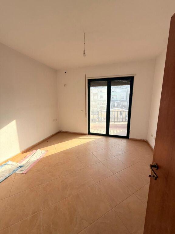 APARTAMENT 2+1 PËR SHITJE TEK MBIKALIMI I KRISTALIT Komuna e Parisit​