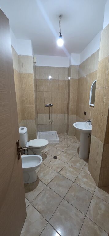 1+1, empty apartment with elevator, Yzberisht, 300 thousand lek