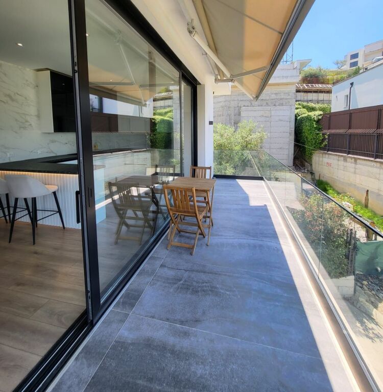 🏡 Vilë 3-Katëshe për Qira – Liqeni i Thatë, Tiranë