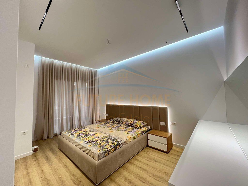 Qera, Apartament 2+1+2+Post Parkimi, Kopshti Botanik,Tiranë