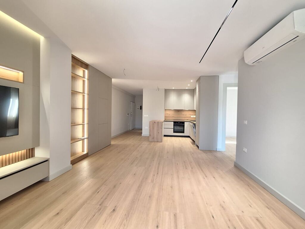 Shitet Apartament 2+1+1 te Liqeni i Thatë