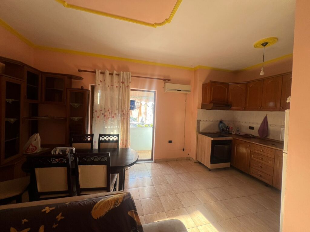 SHITET APARTAMENT 2+1 NE KINOSTUDIO !!