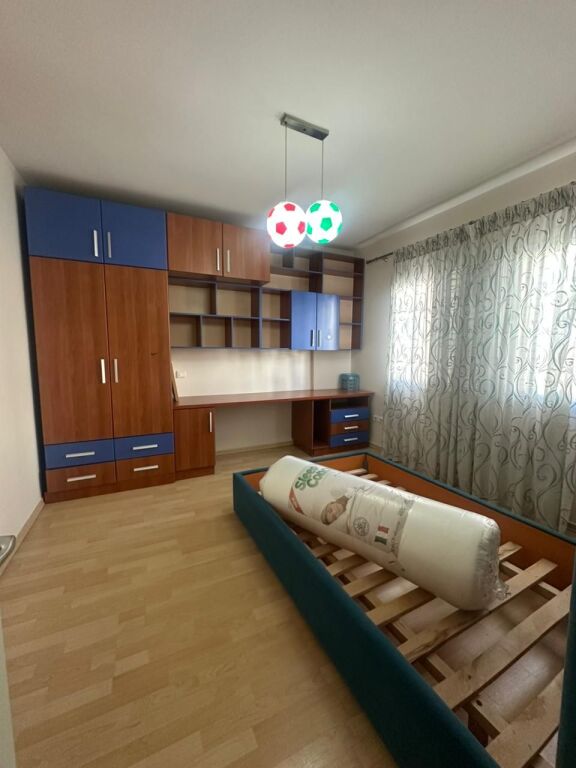 Jepet me qira apartament 2+1+2