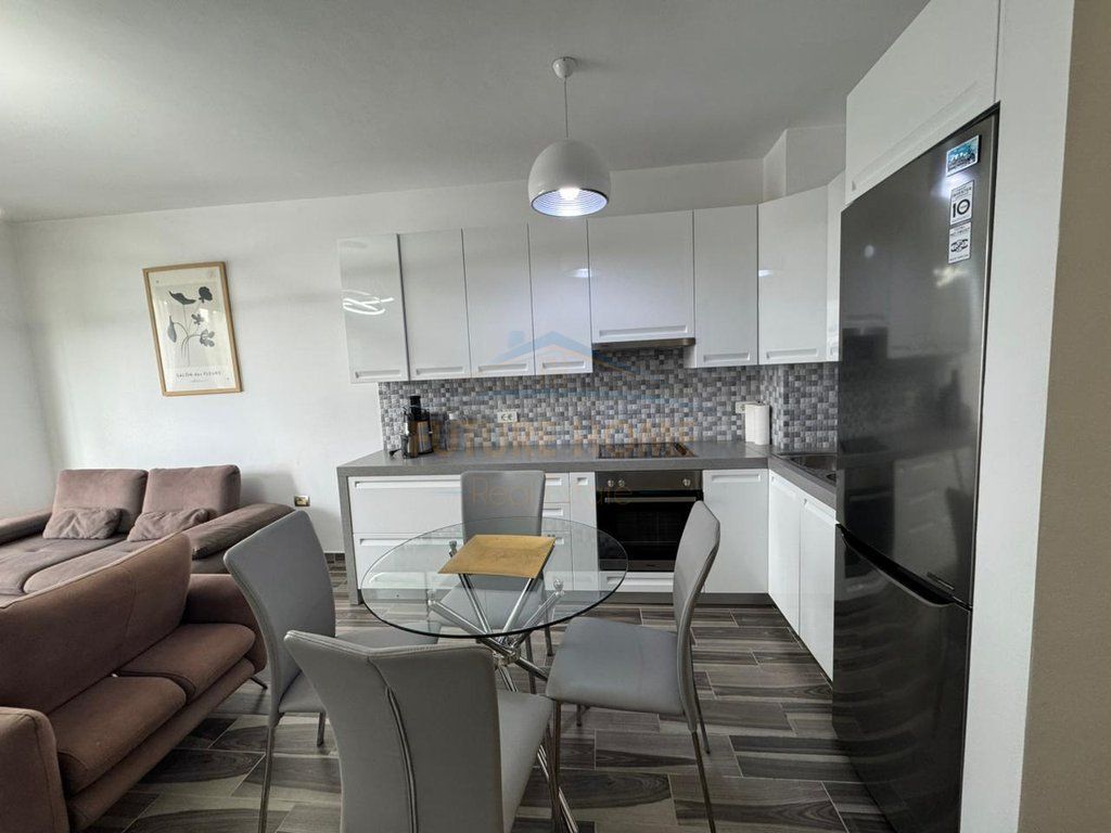 Qera, Apartament 1+1, Kompleksi Ferrari, Rruga Peti