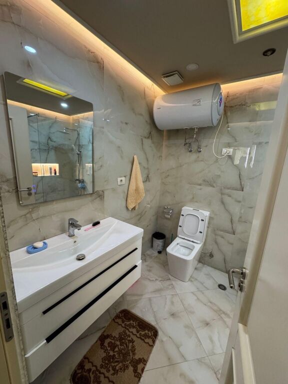 Shitet Apartament 3+1+2