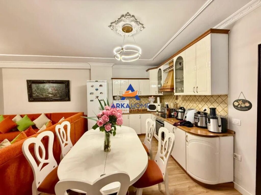 SI AFFITTA APPARTAMENTO 2+1+BALCONE "PRESSO IL COMUNE DI PARIGI" 100.000 LEKE