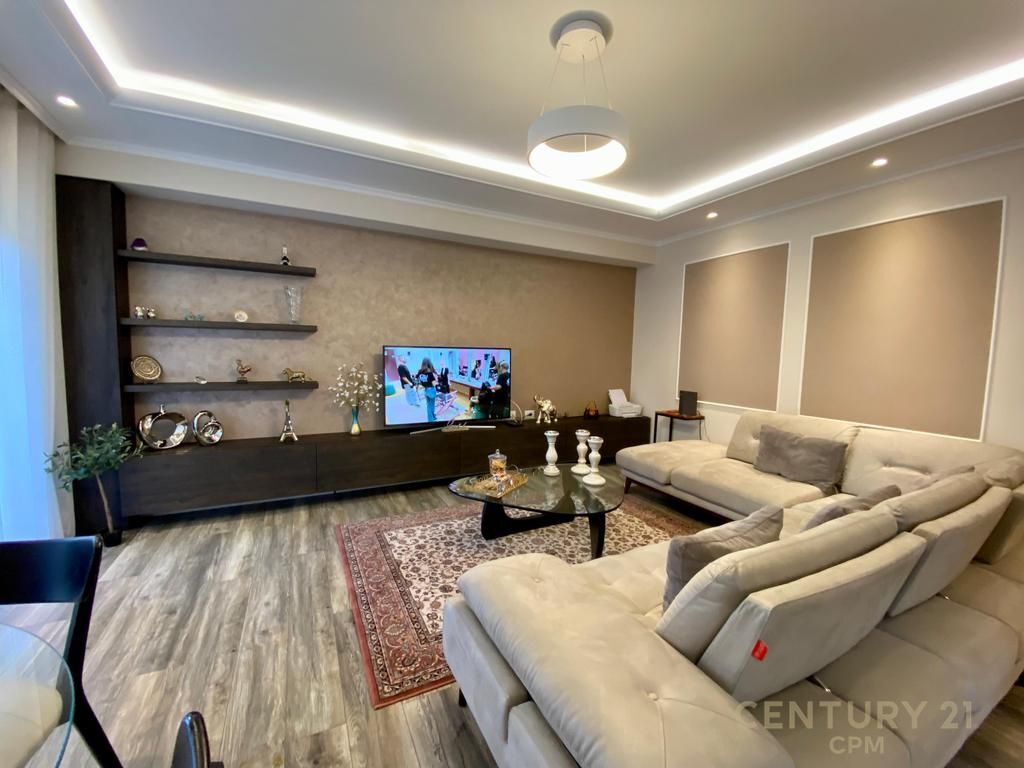 SUPER APARTAMENT LUKSOZ ME QIRA 2+1+2 +POST PARKIMI NE RESIDENCEN SUNRISE PRANE TEG 1,500 € /Muaj Sip. Totale  110m2