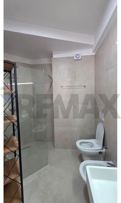 Jepet me qira Apartament 1+1 i mobiluar,Liqeni i Thatë
