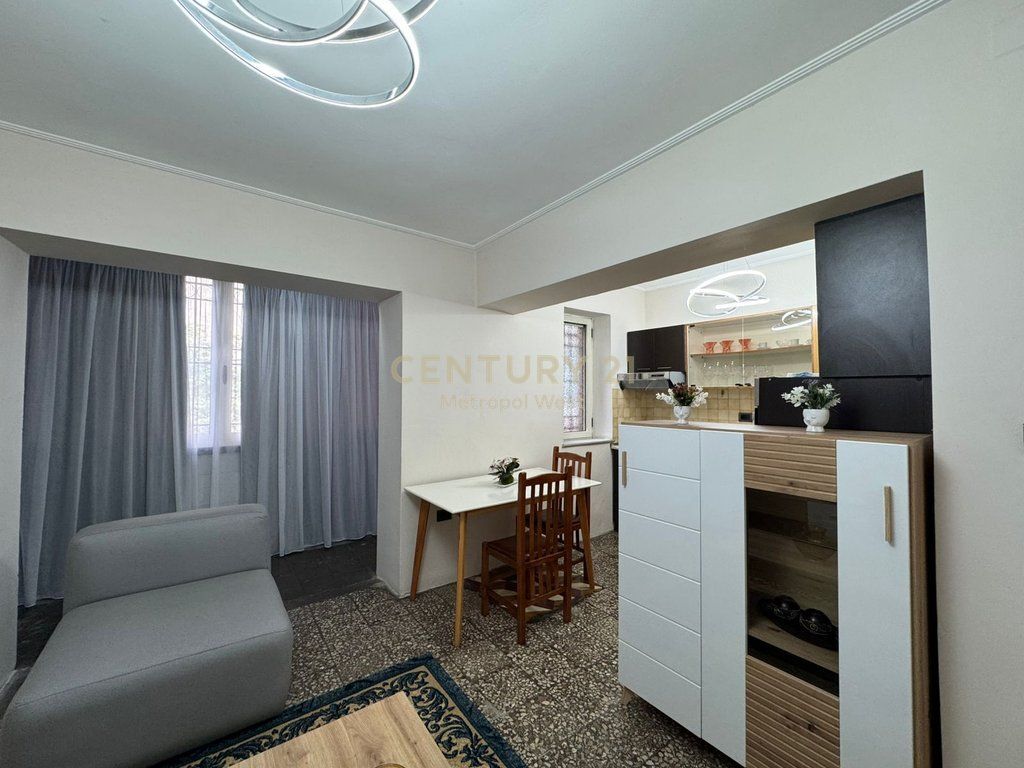 Shkolla e Baletit, apartament 1+1 me qira