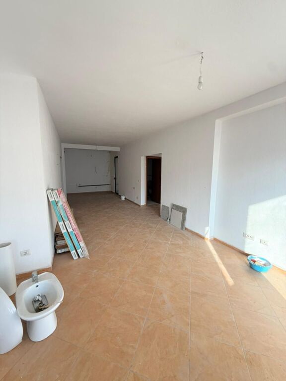 APARTAMENT 2+1 PËR SHITJE TEK MBIKALIMI I KRISTALIT Komuna e Parisit​