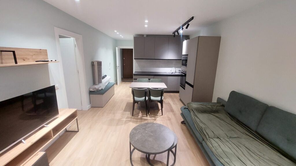 Apartment 1+1 for rent at Komuna e Parisit!