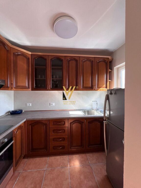JEPET APARTAMENT 2+1+BLK ME QERA TEK RRUGA E ELBASANIT 80.000 LEKE
