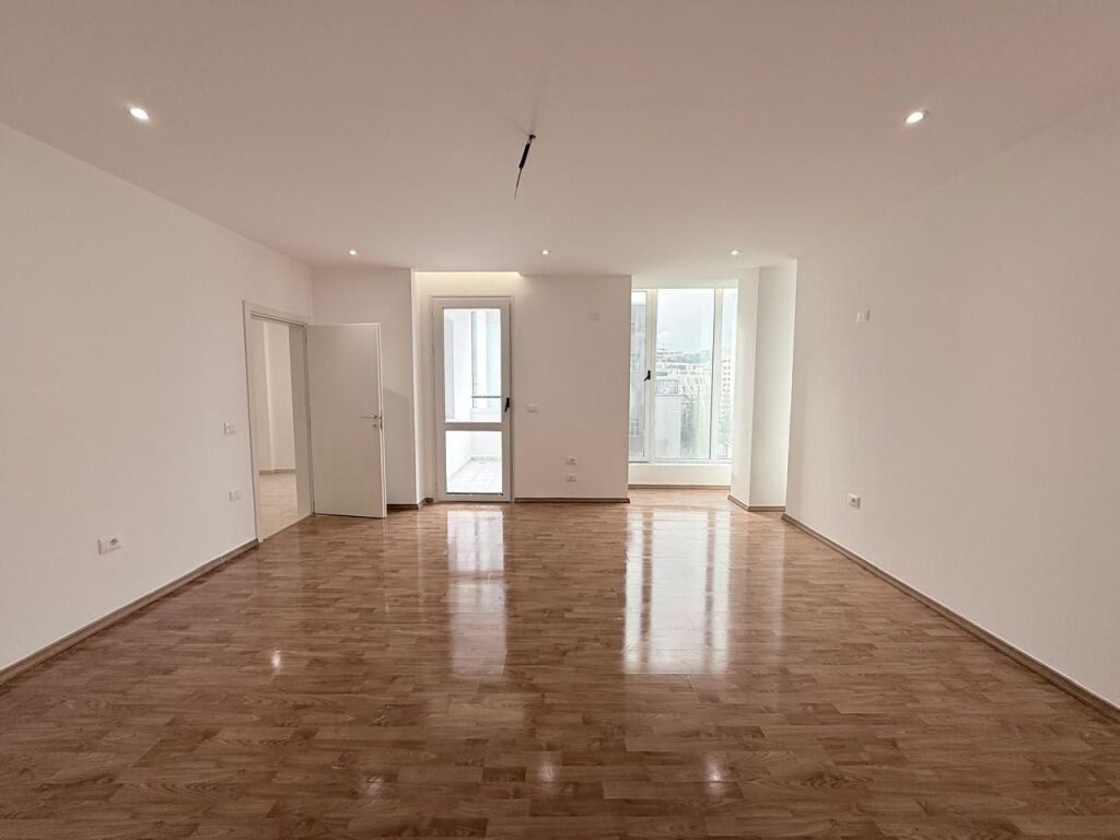 APARTAMENT 2+1 PER SHITJE TEK RRUGA E ELBASANIT