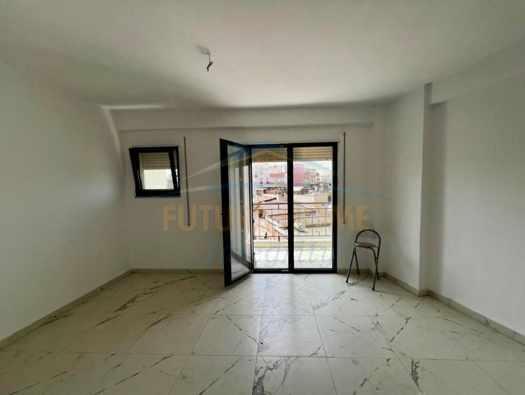 Qera, Ambient për zyra 1+1, Shkolla e Baletit, Tiranë.