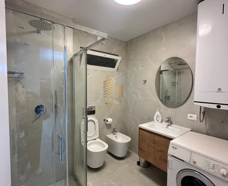 Qira, Apartament 3+1+2blk+2wc,Komuna Parisit, Prane Kristal Centre,1400 Euro/muaj