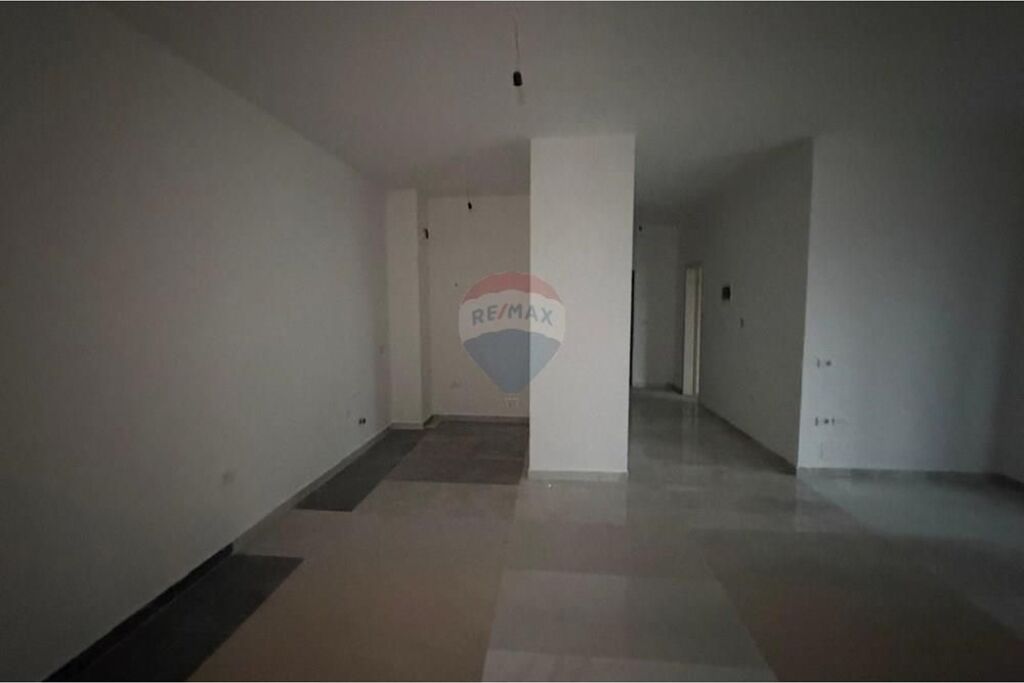 Apartament - Për Shitje - Pallatet e Verdha, Laprake, Tiranë