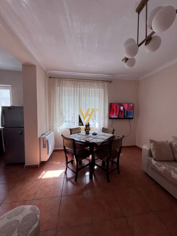 JEPET APARTAMENT 2+1+BLK ME QERA TEK RRUGA E ELBASANIT 80.000 LEKE