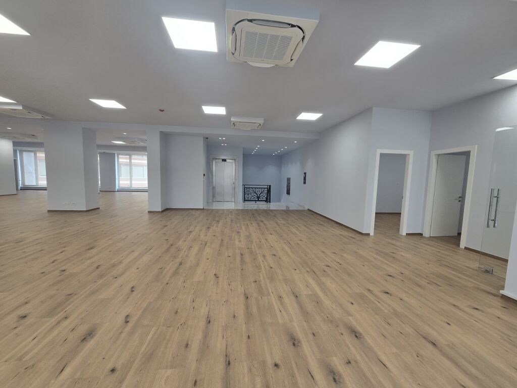 Office for rent in the Delijorgji complex