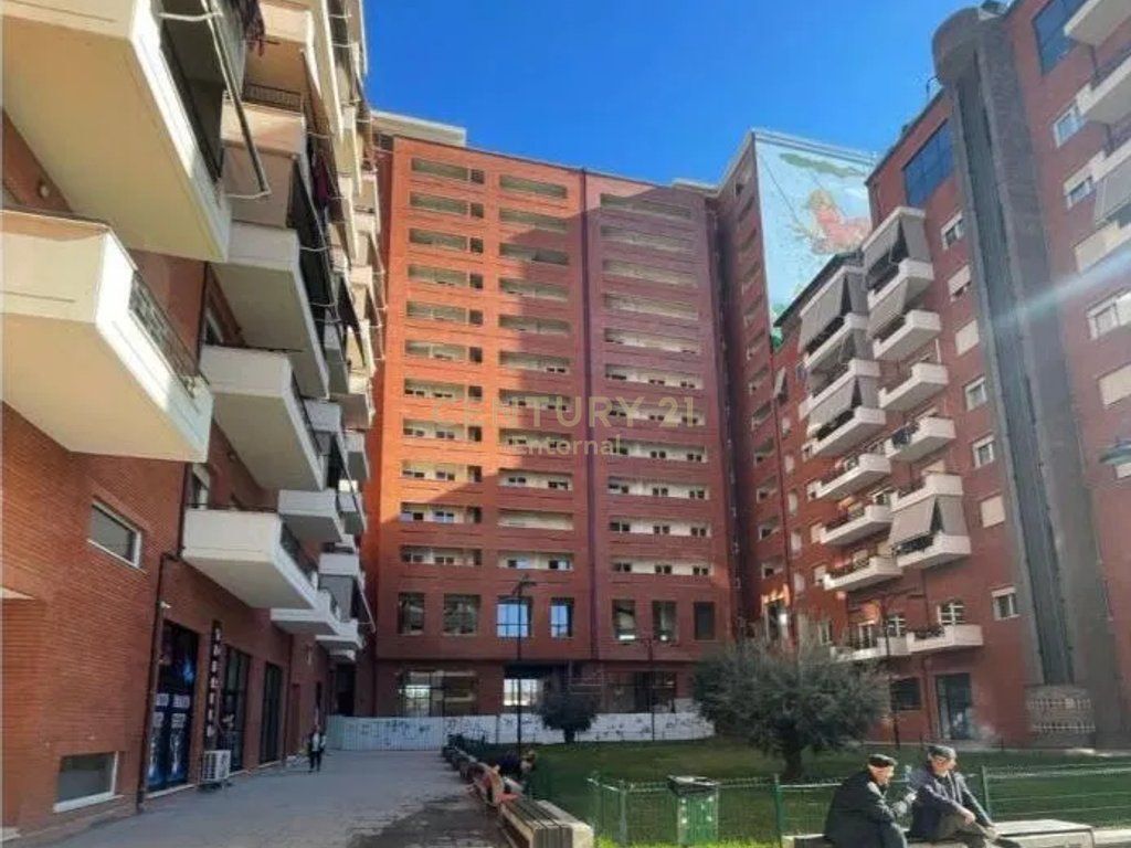 Apartament 2+1 per shijte te Golden park