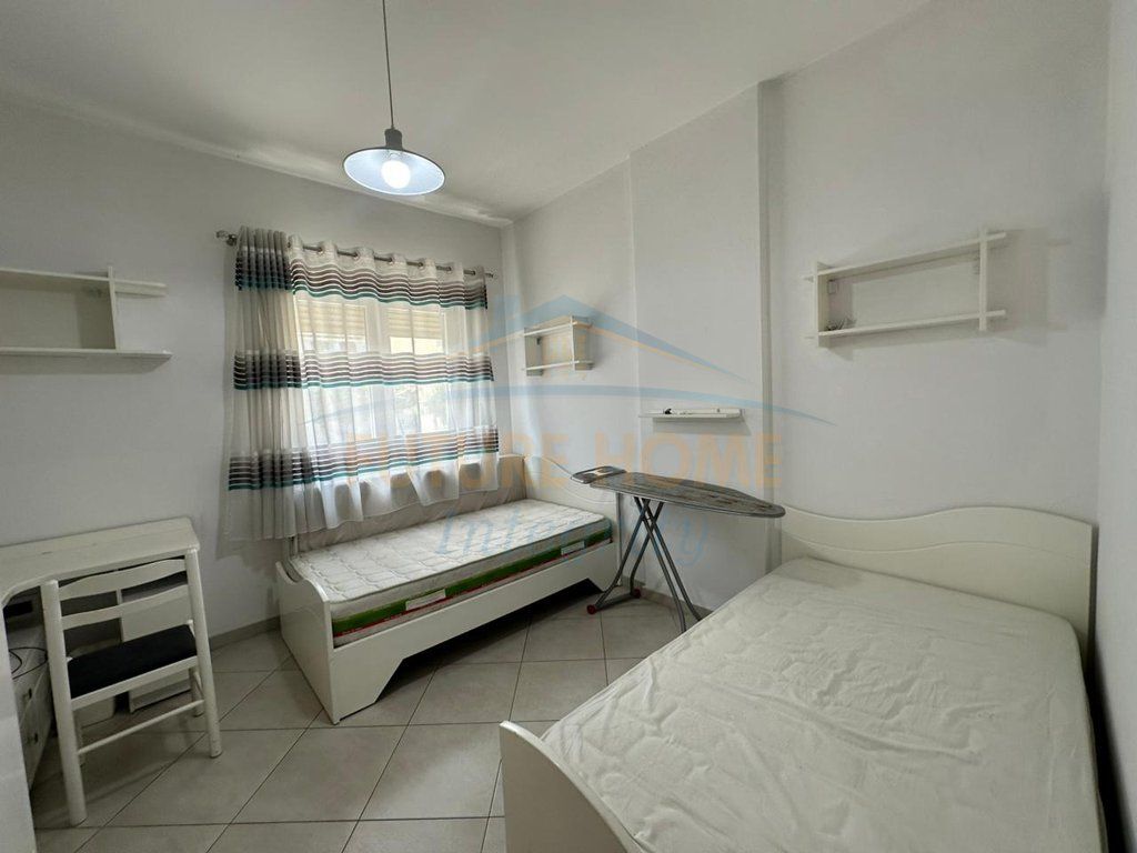 Rent, Apartment 2+1+2+Parking Space, Paris Commune, Tirana. 750 €
