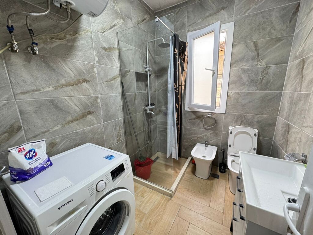 Jepet me qera Apartamenti 2+1📍Ish Parku Rruga Frosina Plaku