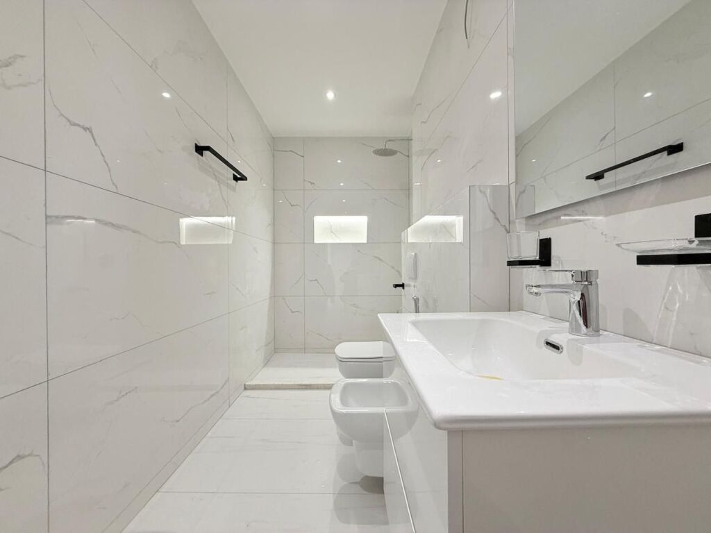 APARTAMENT 2+1 PER SHITJE TEK RRUGA E ELBASANIT