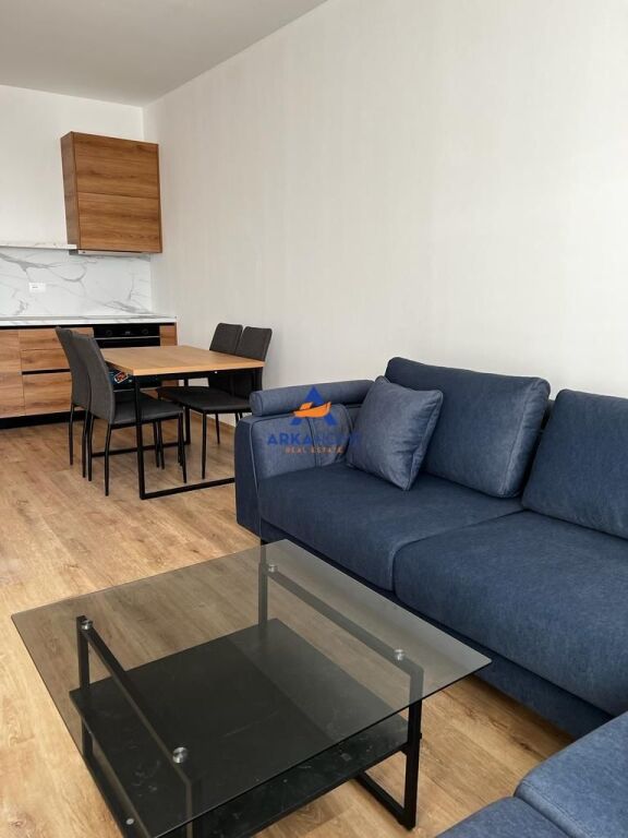JEPET ME QERA APARTAMENT 1+1+BALLKON "TE FARMACIA 10" 60.000 LEKE