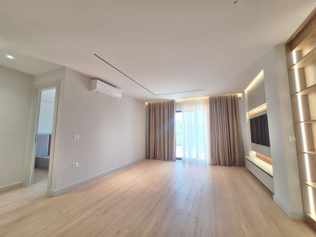 Shitet Apartament 2+1+1 te Liqeni i Thatë