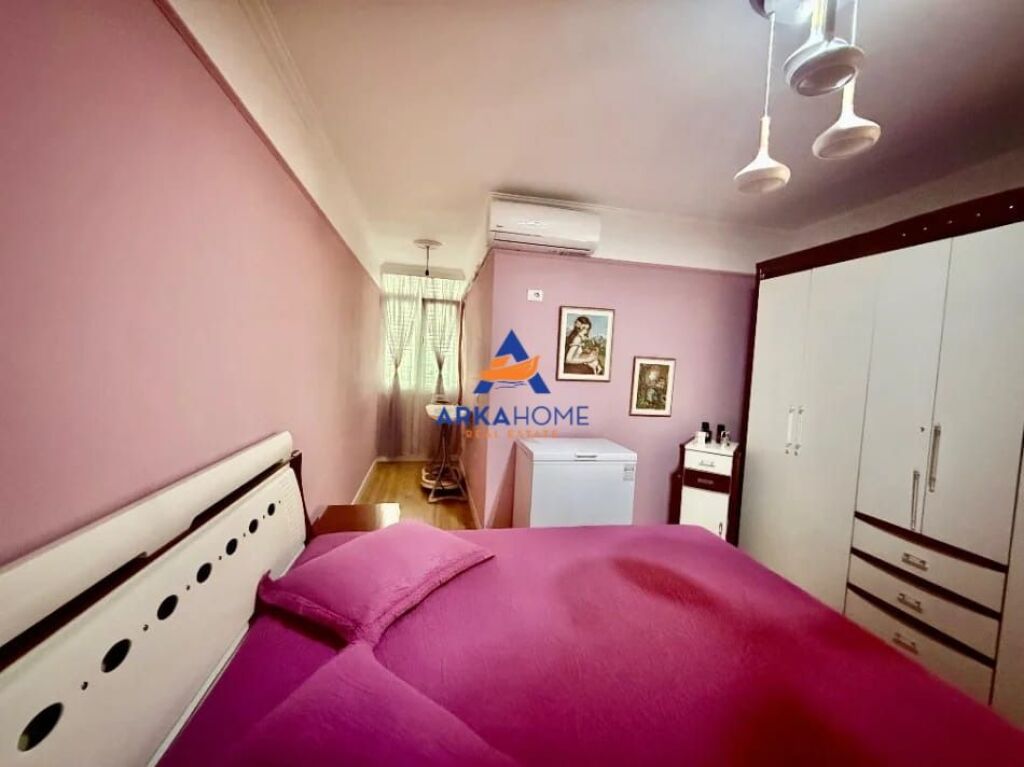 SI AFFITTA APPARTAMENTO 2+1+BALCONE "PRESSO IL COMUNE DI PARIGI" 100.000 LEKE