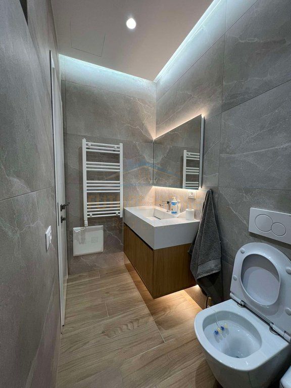 Qera, Apartament 2+1+2+Post Parkimi, Kopshti Botanik,Tiranë