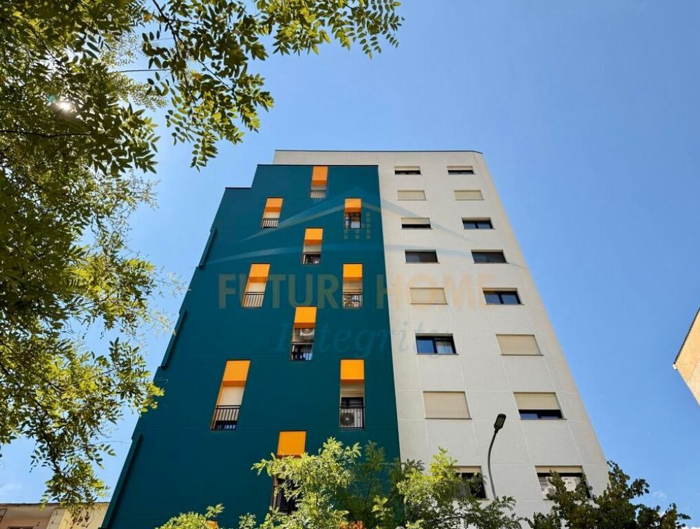 Qera, Ambient për zyra 1+1, Shkolla e Baletit, Tiranë.