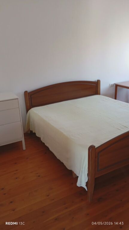 🏠Kodra e Priftit,,jepet me qera kati i 4-et i nje vile,2+1,i mobiluar.45,000Leke