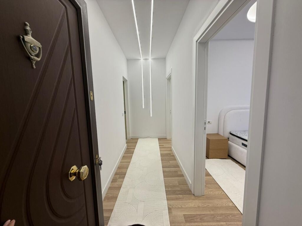 Shitet Apartament 1+1 , Astir
