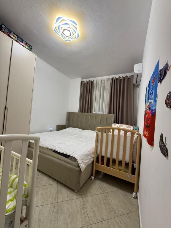 Apartament 1+1 për Shitje në Kombinat​