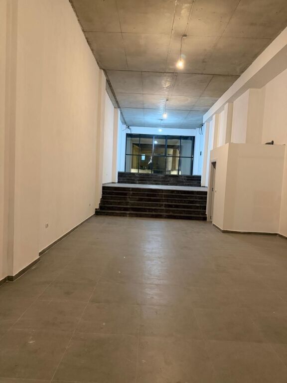 🏢 Premises for rent for shop and offices,📍Barrikadave Street!