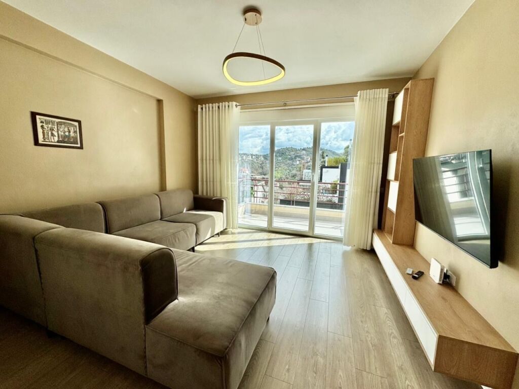 Shitet Apartament 2+1+2 tek Kompleksi FZ “Green Terrace” – Liqeni i Thatë / Kopshti Botanik Tiranë