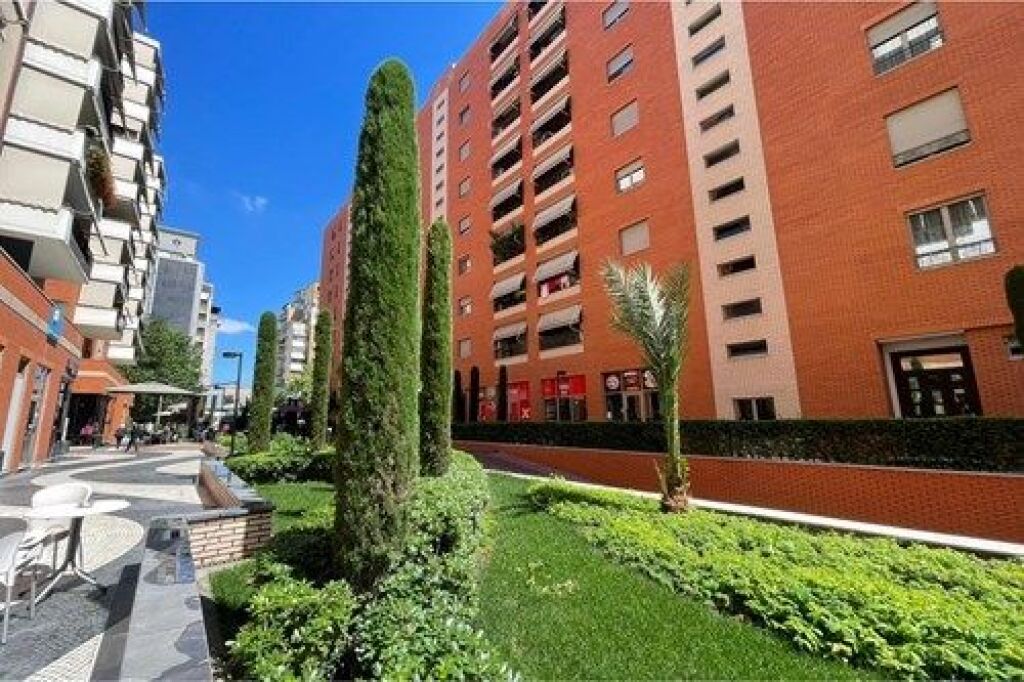Apartament +1 per qira --Kompleksi Delijorgji