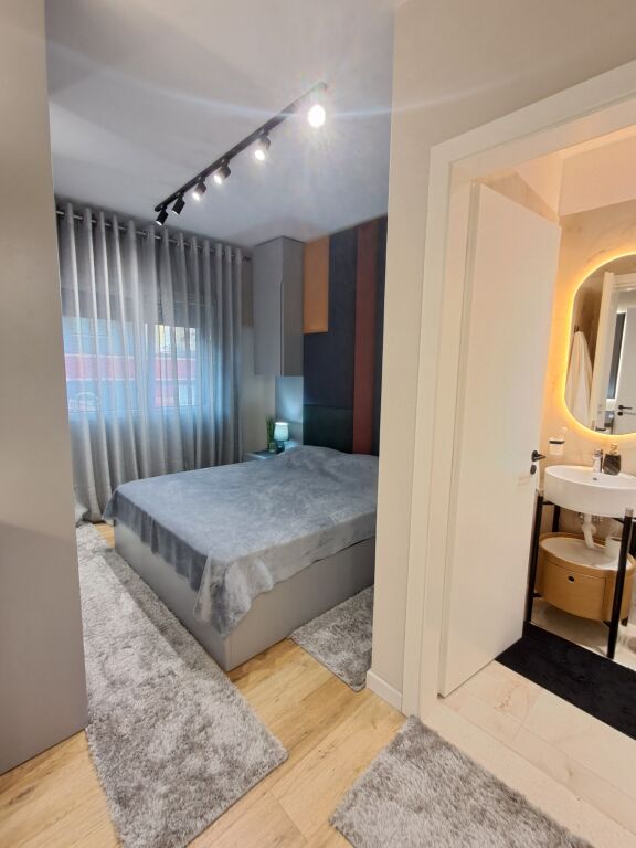Apartament Premium me Qira 2+1+2