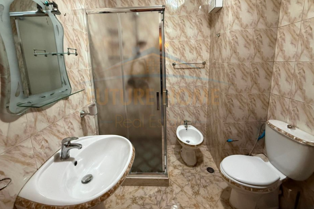 Qera, Apartament 1+1, Sheshi Willson, Tirane. UNA69191
