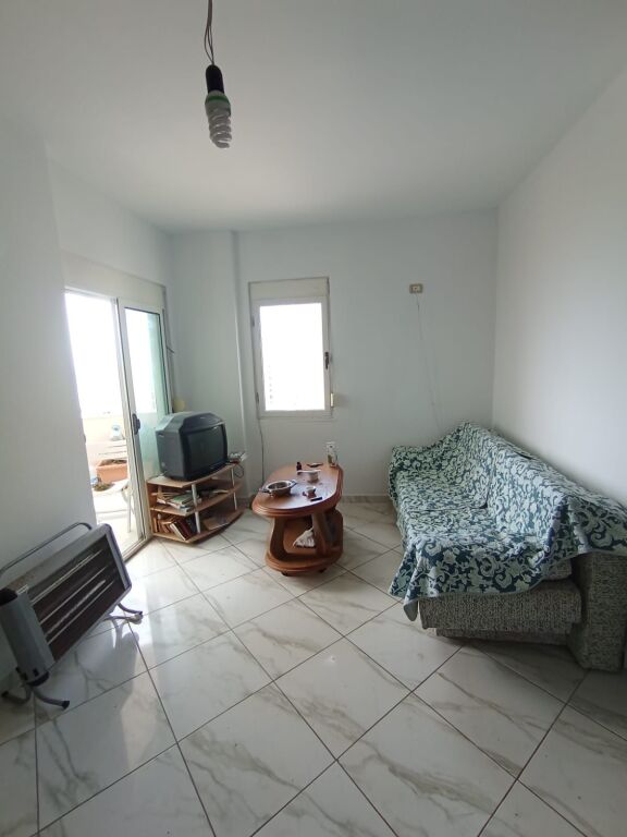 For sale, Apartment 1+1, At Shkëmbi i Kavajës, Above the Rails