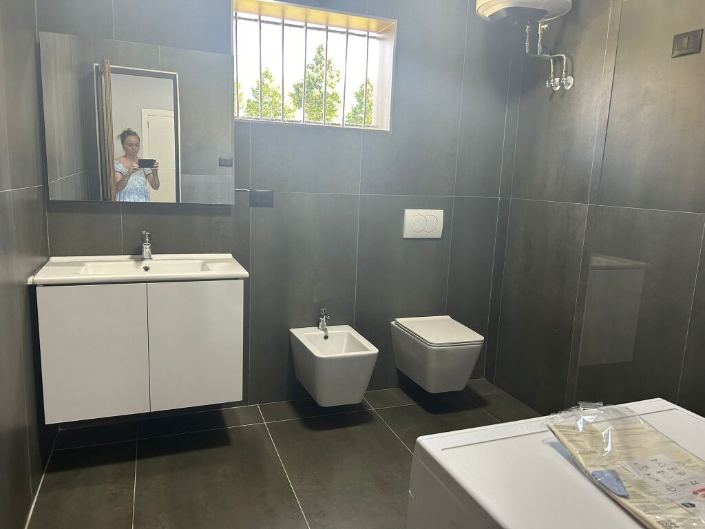 Qera | Shtëpi private 2 + 1 | Poligrafiku | 450 €/muaj