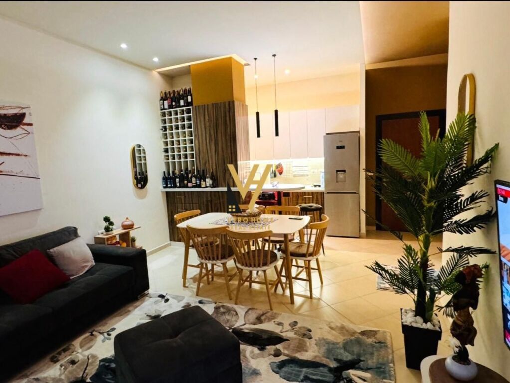 JEPET APARTAMENT 1+1 ME QIRA TE KODRA E DIELLIT 65.000 LEKE