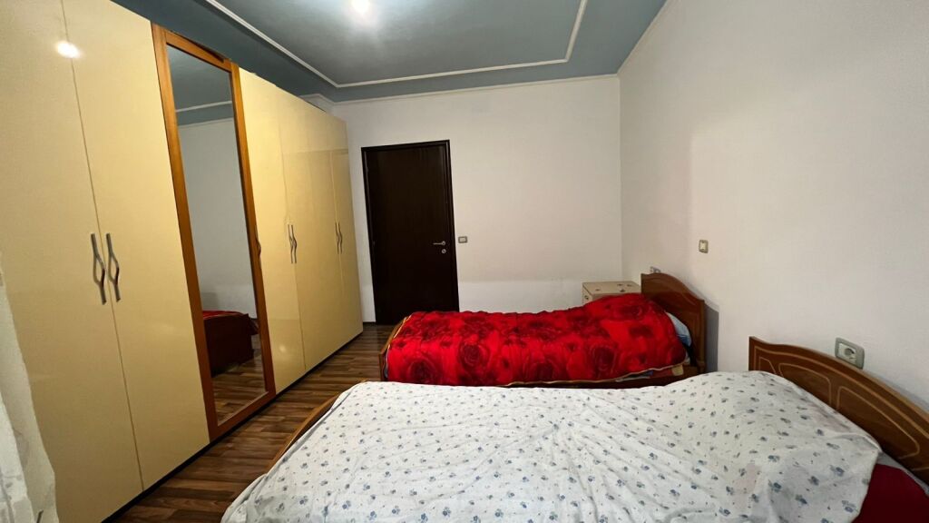 Shitet apartament 2+1+2 tek Kodra e Diellit