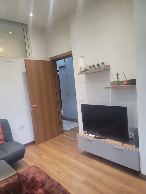 1+1,new building,9 floors,600 euro