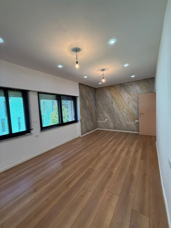 Rent | Ambjent Biznesi | Blloku | 950 €/month
