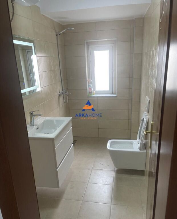 SHITET APARTAMENT 2+1 "TEK 21 DHJETORI" 175.000 EURO