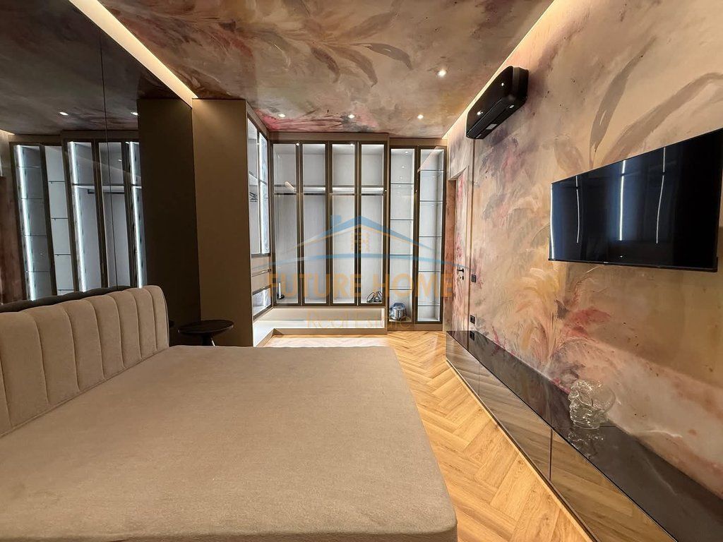 Qera,Apartament 1+1+post parkimi,Square 21