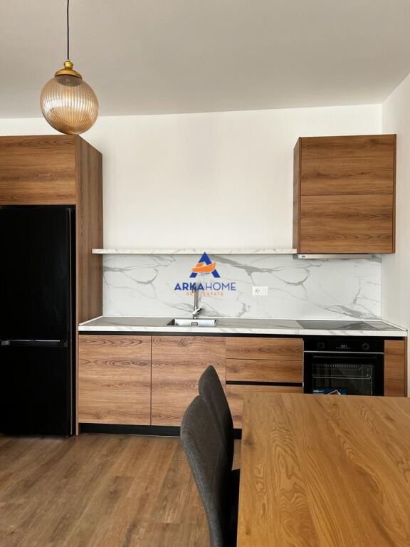 JEPET ME QERA APARTAMENT 1+1+BALLKON "TE FARMACIA 10" 60.000 LEKE