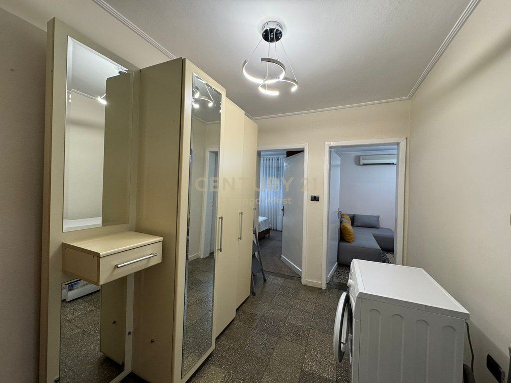 Shkolla e Baletit, apartament 1+1 me qira