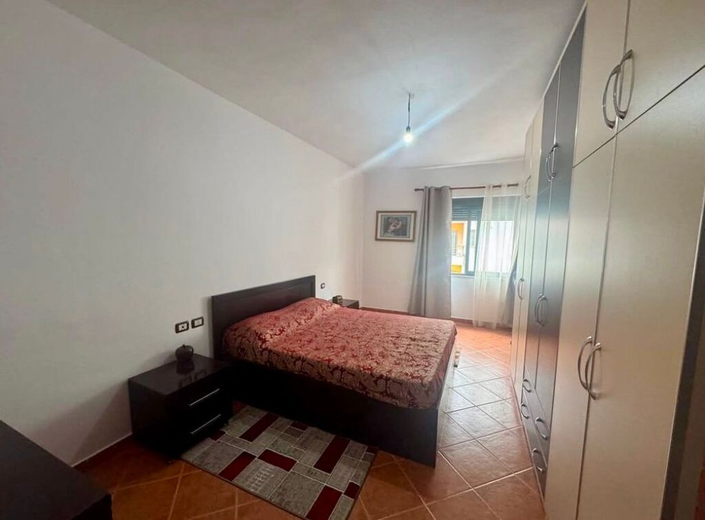 Shitet, Apartament 2+1, Yzberisht, Tiranë.
